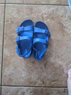 Cat &Jack Boy's Sandals Size 11