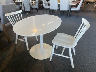 46”White oval 3-Piece Dining Set，$ 200