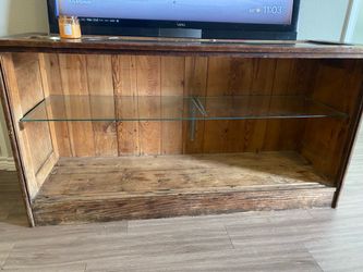 Entertainment center