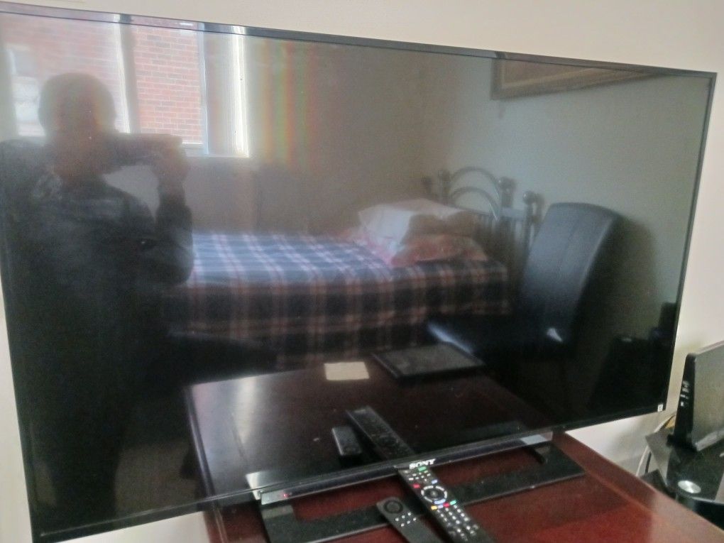 SONY Bravia 50" TV Worth Remote and Amazon Stick