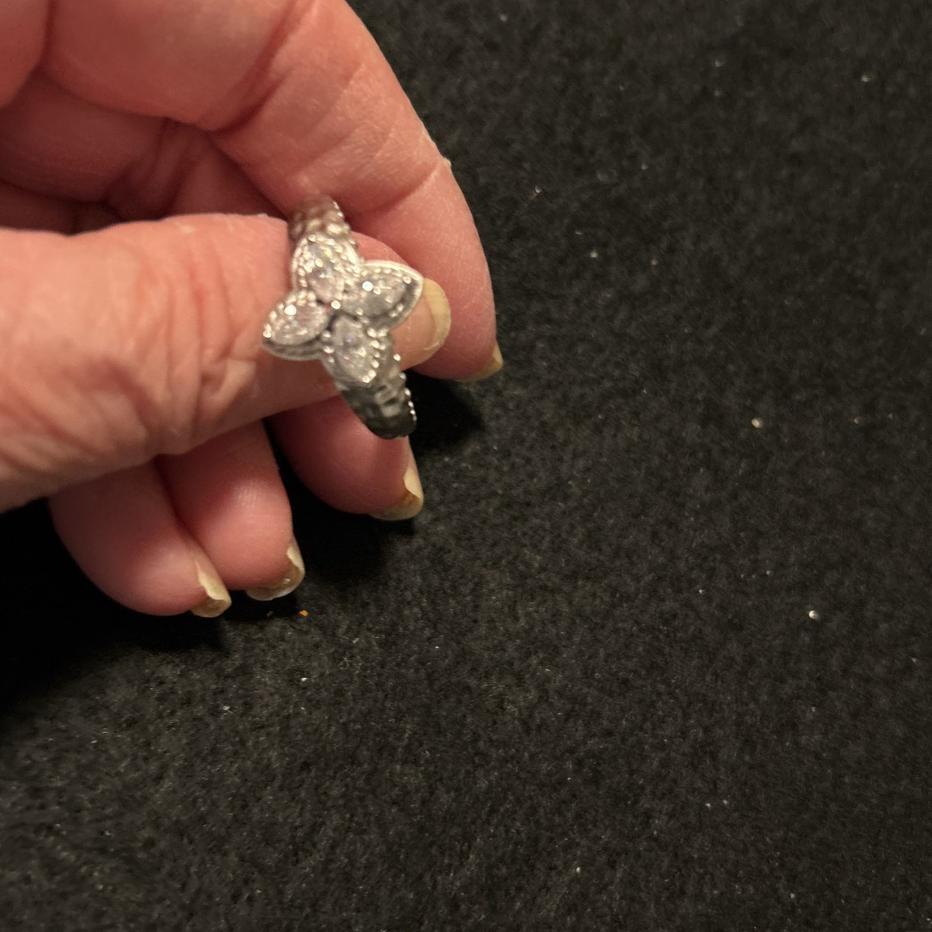 Star Ring with rhodium hammered finish