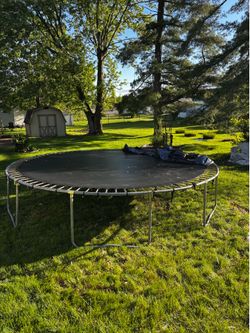 14’ Trampoline