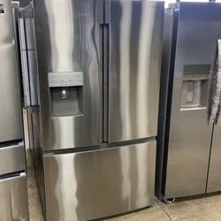 Insignia French Door Refrigerator With Water Dispenser 5RG