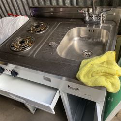 Avanti Compact Kitchenette Unit