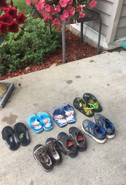 Kids shoes, flip flops