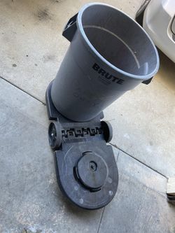 Commercial Products Brute Tandem Trash Can Dolly with Wheels, Black, Transports Two 20, 32, and 44G Brute Containers, Large. ( Trash can NOT INCLUDED)