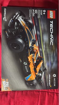 Lego technic NEOM McLaren Formula E