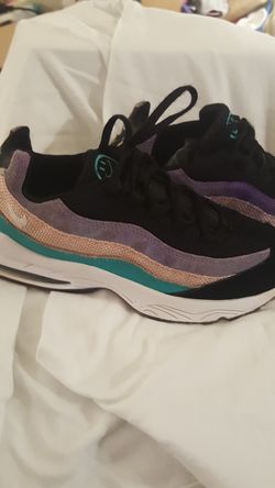 NIKE AIR MAX MULTI COLORED YOUTH SIZE 3