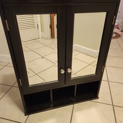 Mirrored Cabinet 