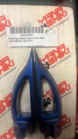 Yana Shiki Blade Style Front Foot Pegs Blue Hayabusa