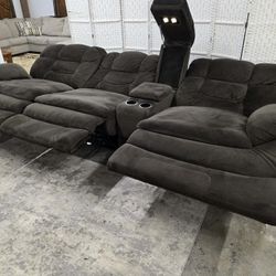 Cloud Comfort Reclining Theater Couch
Delivery and Setup Available!
