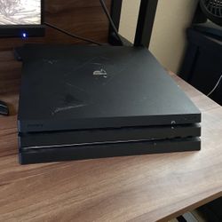 PS4 Pro (controllers Included)