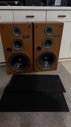 Vintage technics speakers CR77