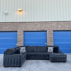 Living Spaces Dark Grey Sectional Couch With Chaise 