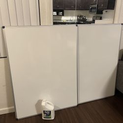 2 White Boards 