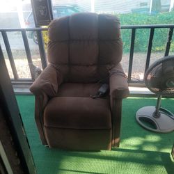 Automatic recliner goes all the way up