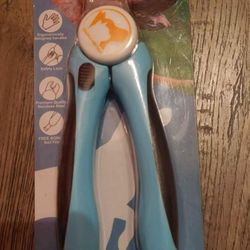 PET NAIL CUTTERS W/ FILE. SEE PHOTOS. CASH PICKUP ONLY 