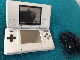 nintendo ds handheld beautiful condition