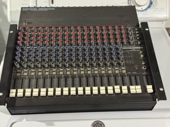 Mackie CR1604 w/XLR 10 and road case