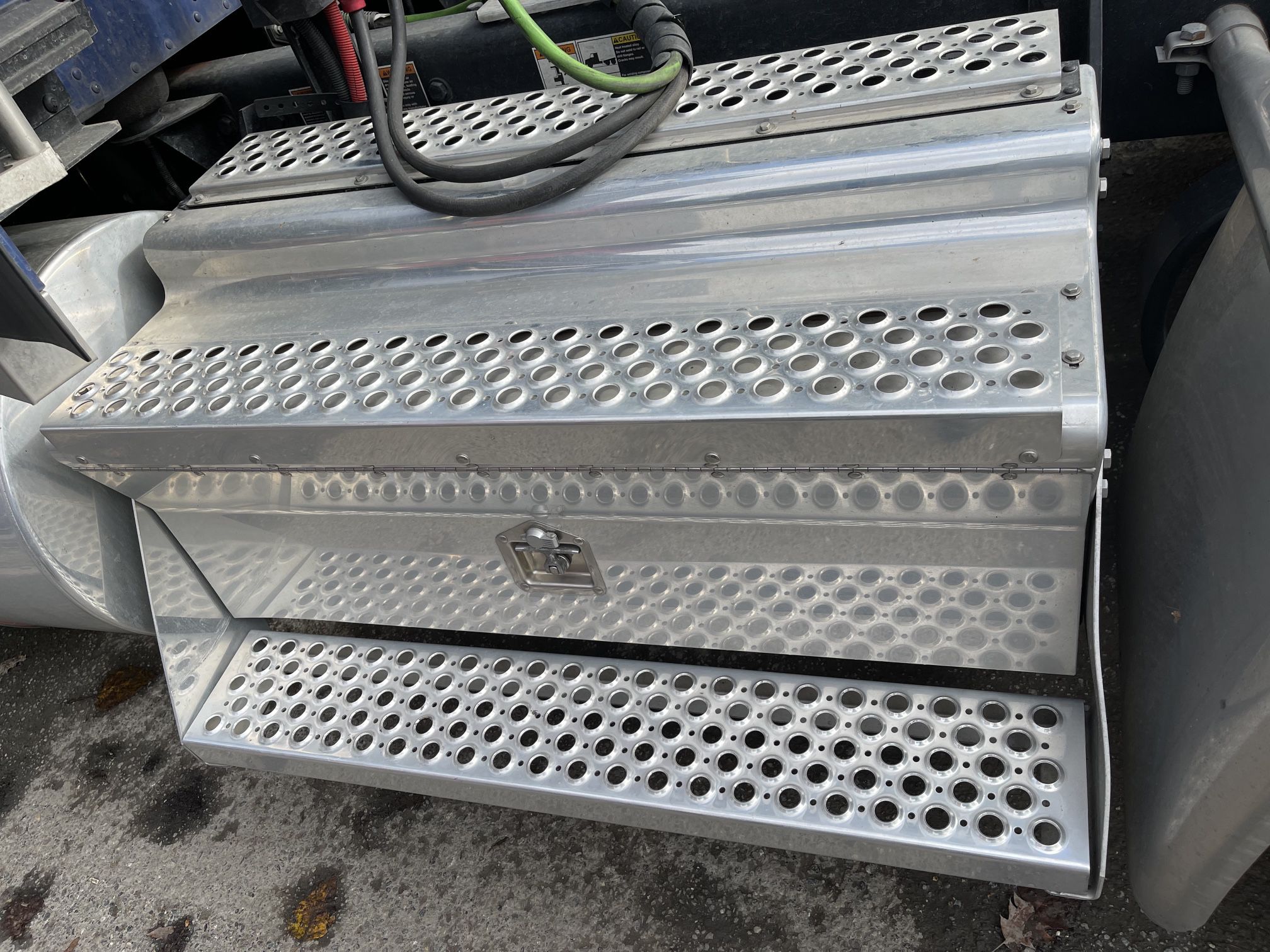 Toolbox for semi truck Both Sides 