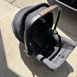2022 Nuna Pipa Urbn Car Seat Black - No Base Needed!
