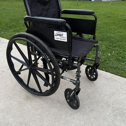 Wheel Chair Foldable Comes With Leg Rest 