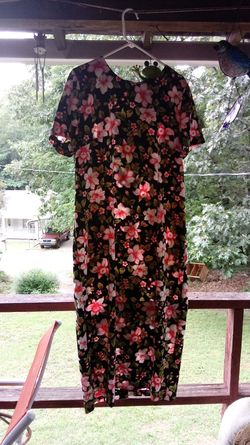 Lady's size large dress