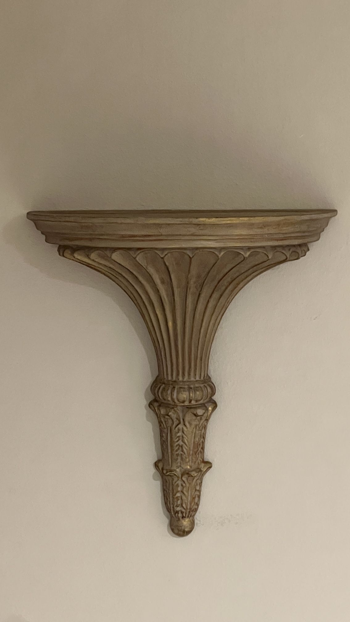 Gilt Fluted Wall Bracket Shelf