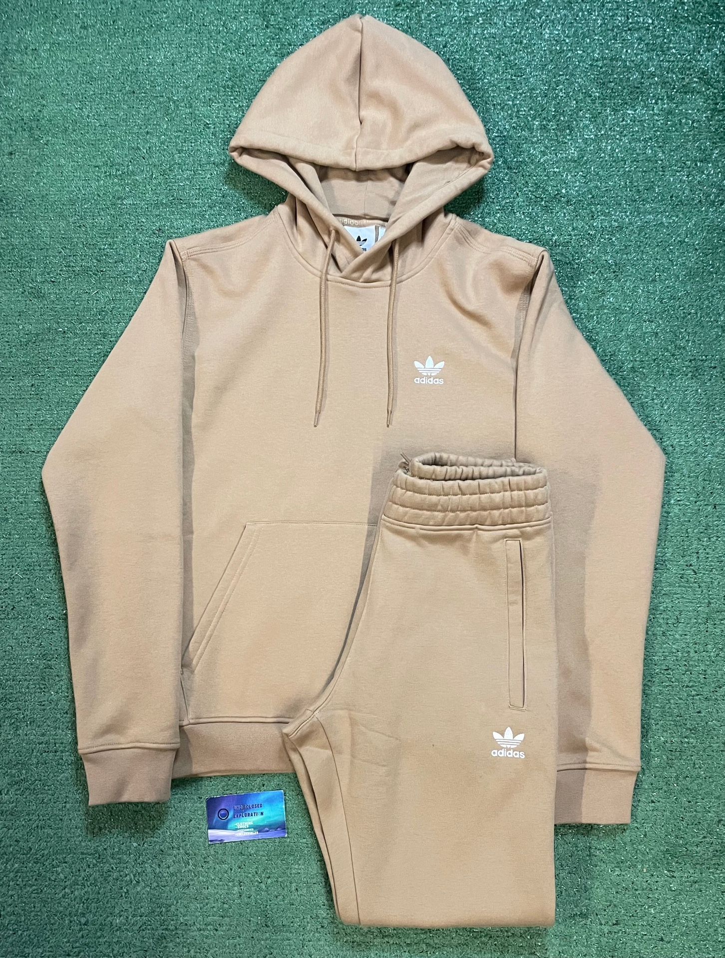 Adidas trefoil beige sweatsuit