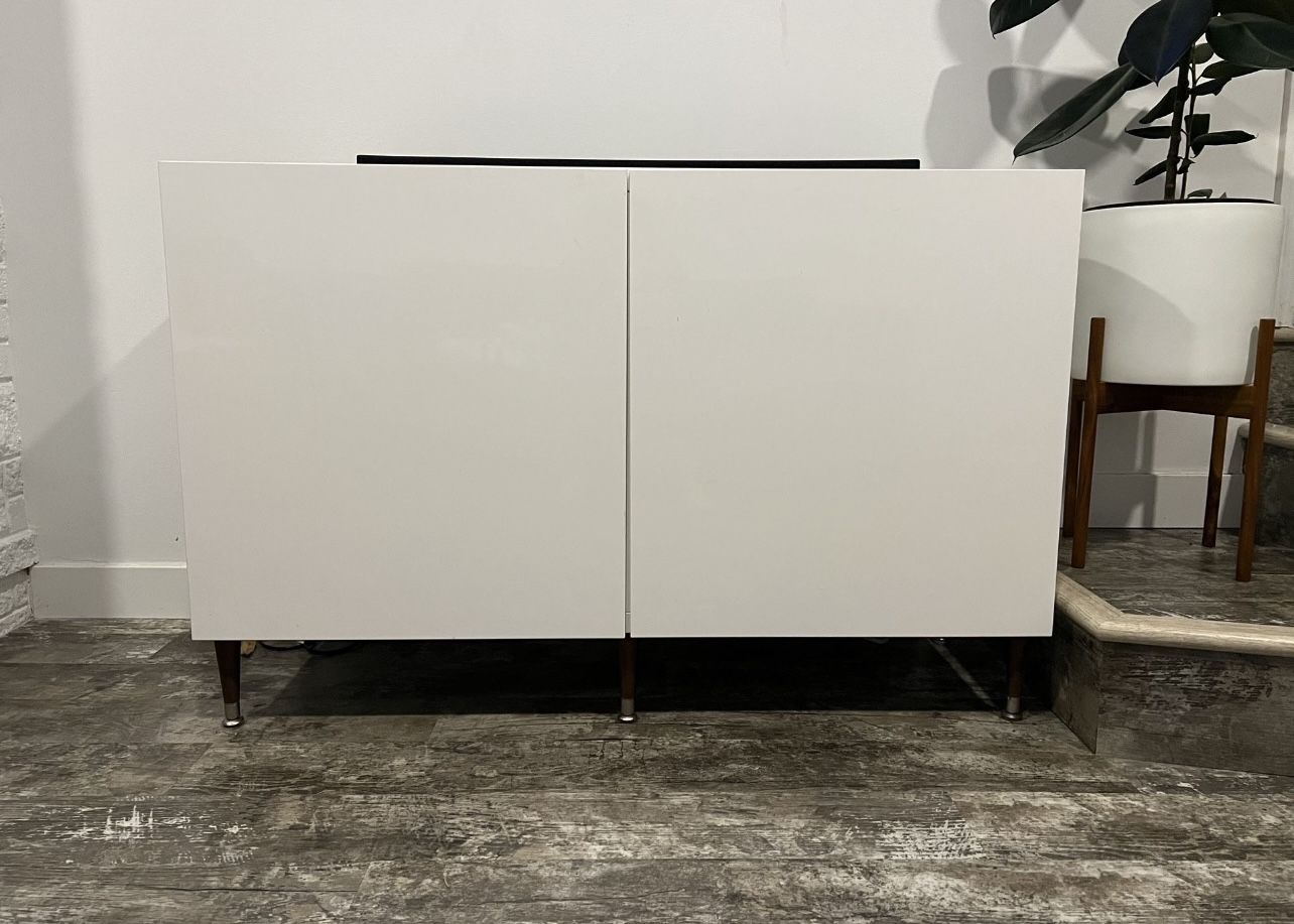 White Tv Stand/ Sideboard