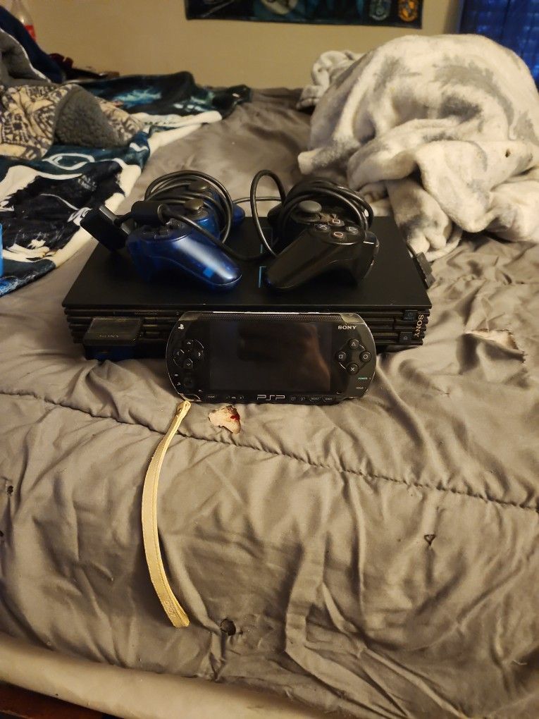 Ps2,Nintendo Wii, 2 Nintendo Ds's, PSP, FINEPIXXP70,COOLPIX S6100