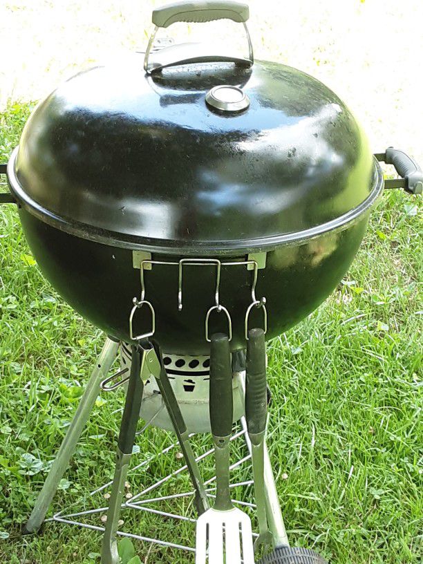 The Best ..... Kettle Weber Grill..... Master Touch