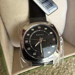 Gucci Watch YA142307 Black Dial Leather Strap Brand New /Box/Papers. 
