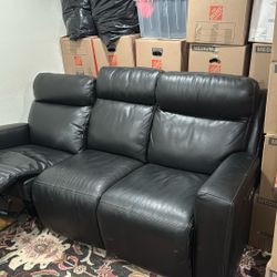 LUXURY! Black Leather Power Reclining Sofa w/ Dual Power Headrests - High-End Quality