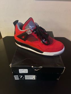 Air Jordan 4 Retro Toro Bravo – Size 7Y / Women’s 8.5