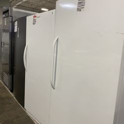 White Large Pura Get Freezers