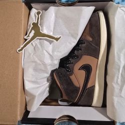 NWT Kids Air Jordan 1 Mid SE 'Dark Chocolate Size 11C