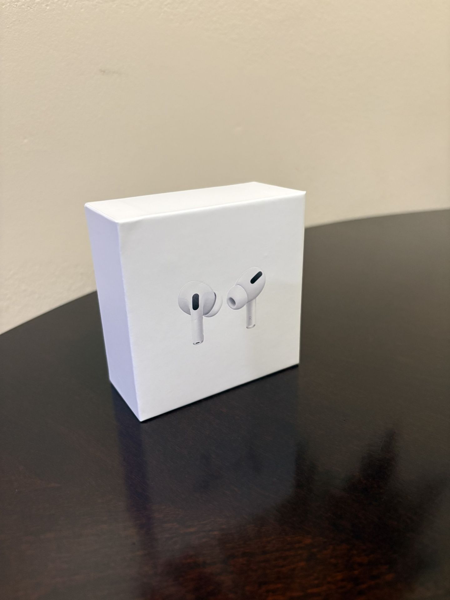 Apple AirPods Pro 1 – Excellent Condition, MagSafe Charging Case”