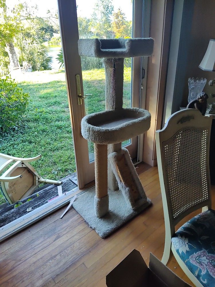 Free XL Cat Tower