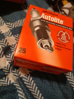 8 Autolite Copper Core Spark plugs