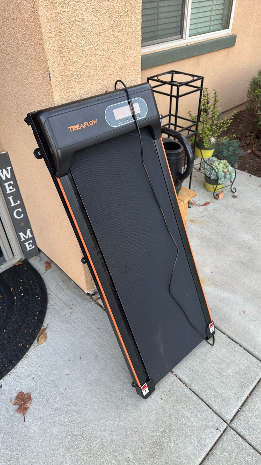 TRAEFLOW Treadmill