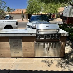 8’ Oasis Grill BBQ Island 