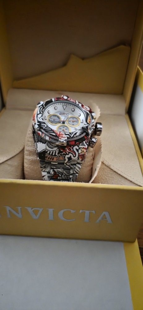Invicta Men s 52mm Bolt Zeus Hydroplated Graffiti Chronograph Silver