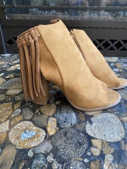 Size 7 open toed heels