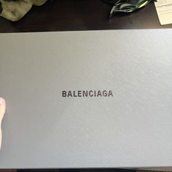 Balenciaga 
