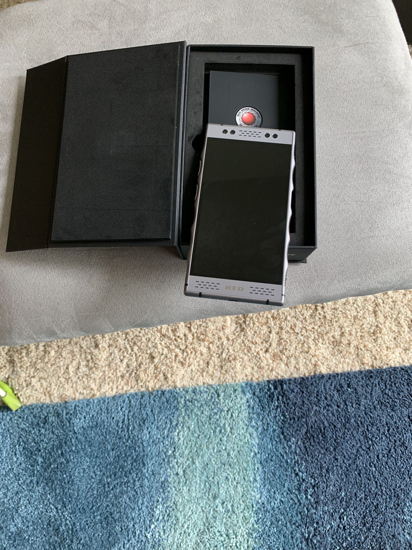 New Red hydrogen phone