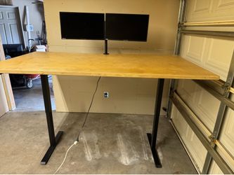 Adjustable Height Desk/Table