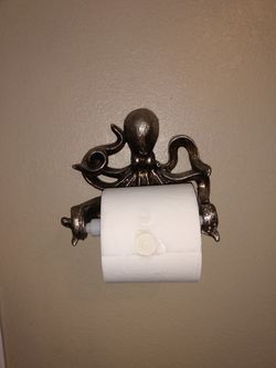Octopus Toilet Paper Dispenser 