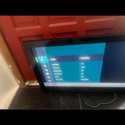 Samsung 32 Inch Tv With Remote. Pickup Or Delivery For $20 In Philadelphia 
