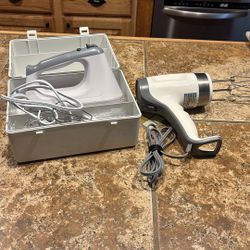 2 Electric Hand Mixers/ 1 Case